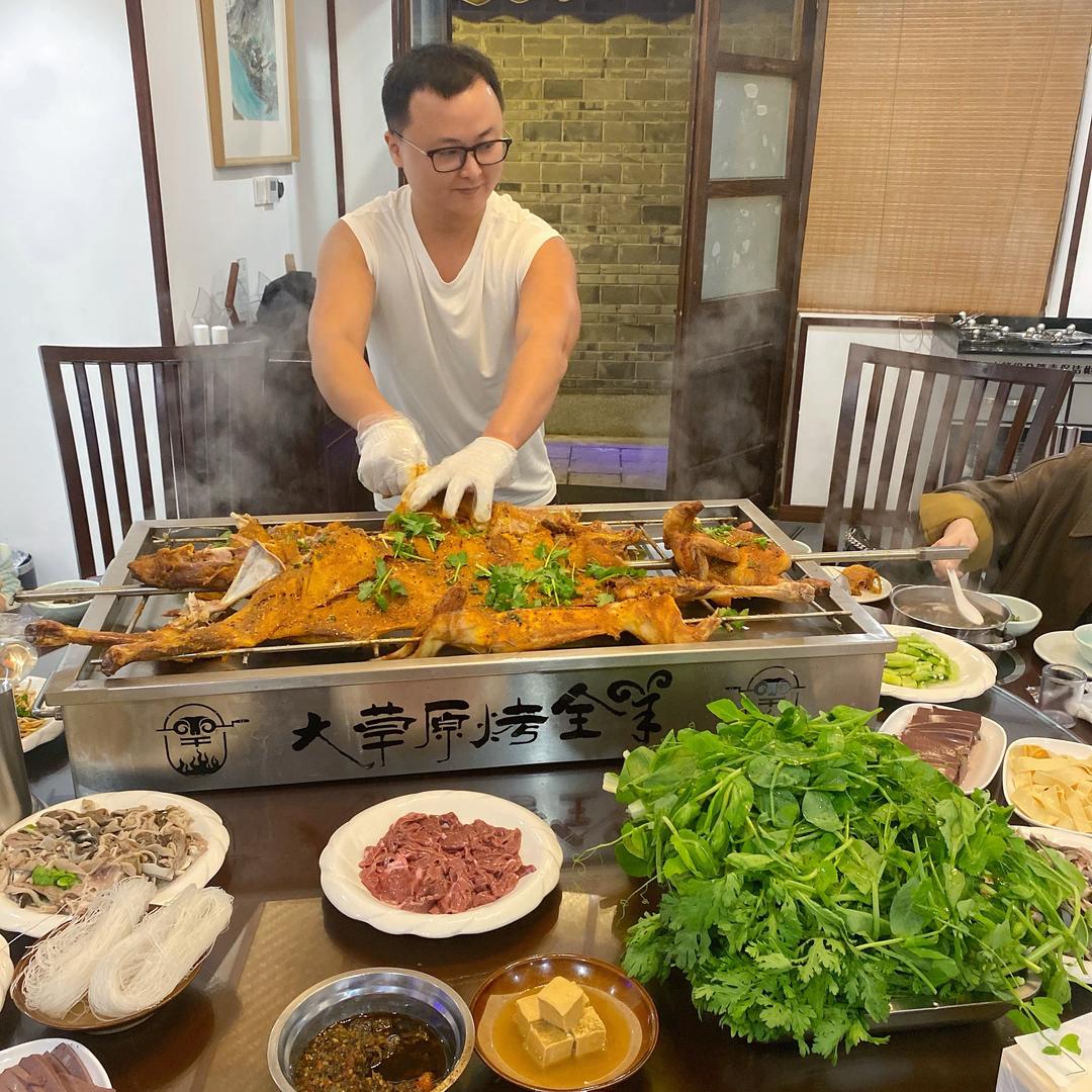大草原烤全羊-渝都城柴火鸡盘龙店