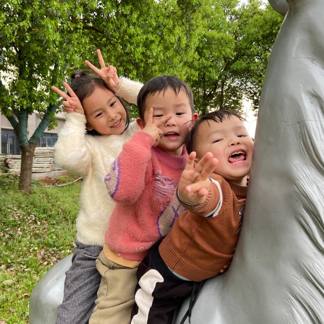 最熟悉的陌生人。