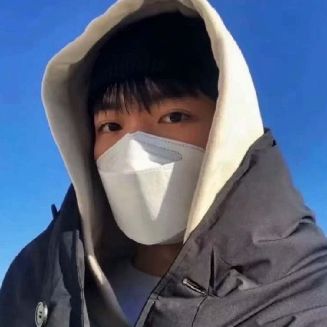 岳佳乐