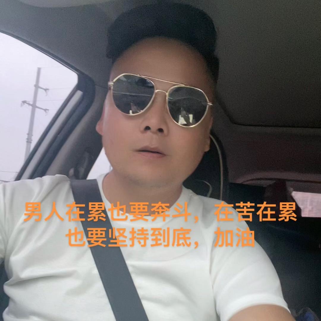 世进机械陶贻亮收购二手挖机工程设备