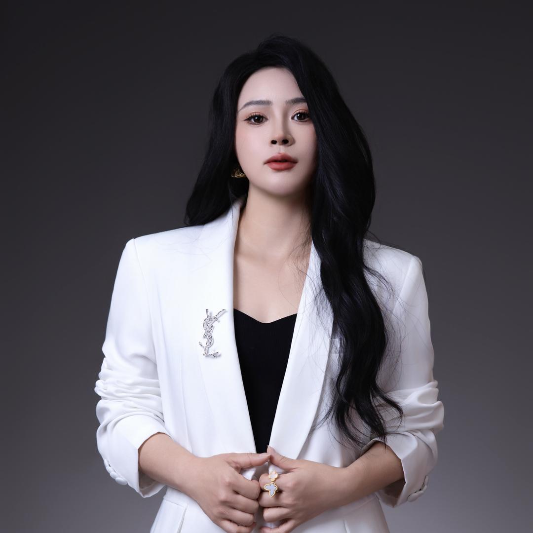 露露合伙人•莉姐