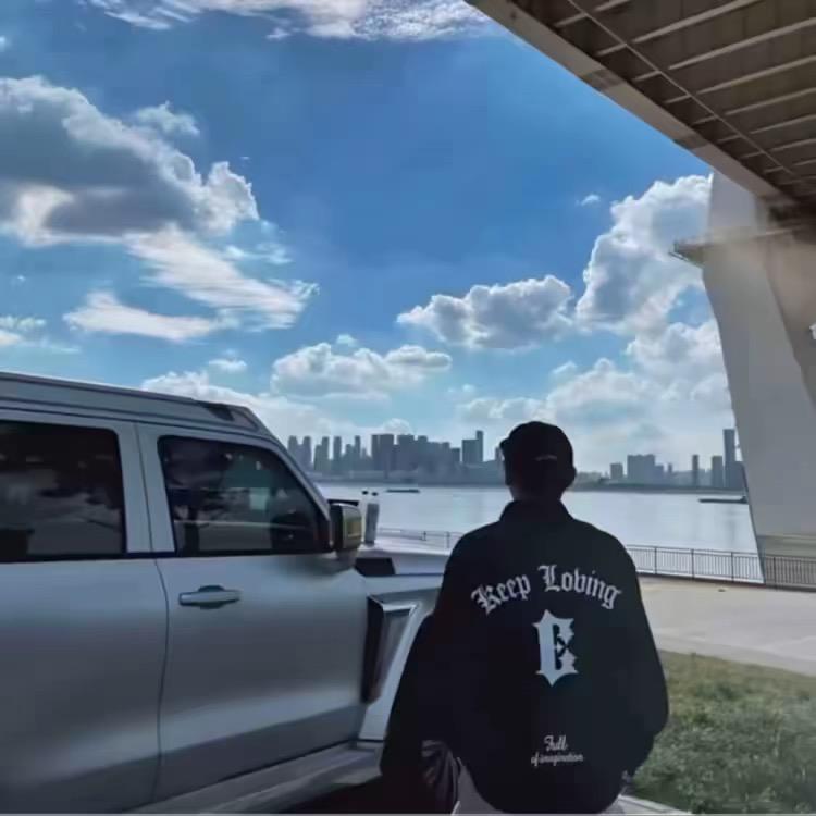 琦.