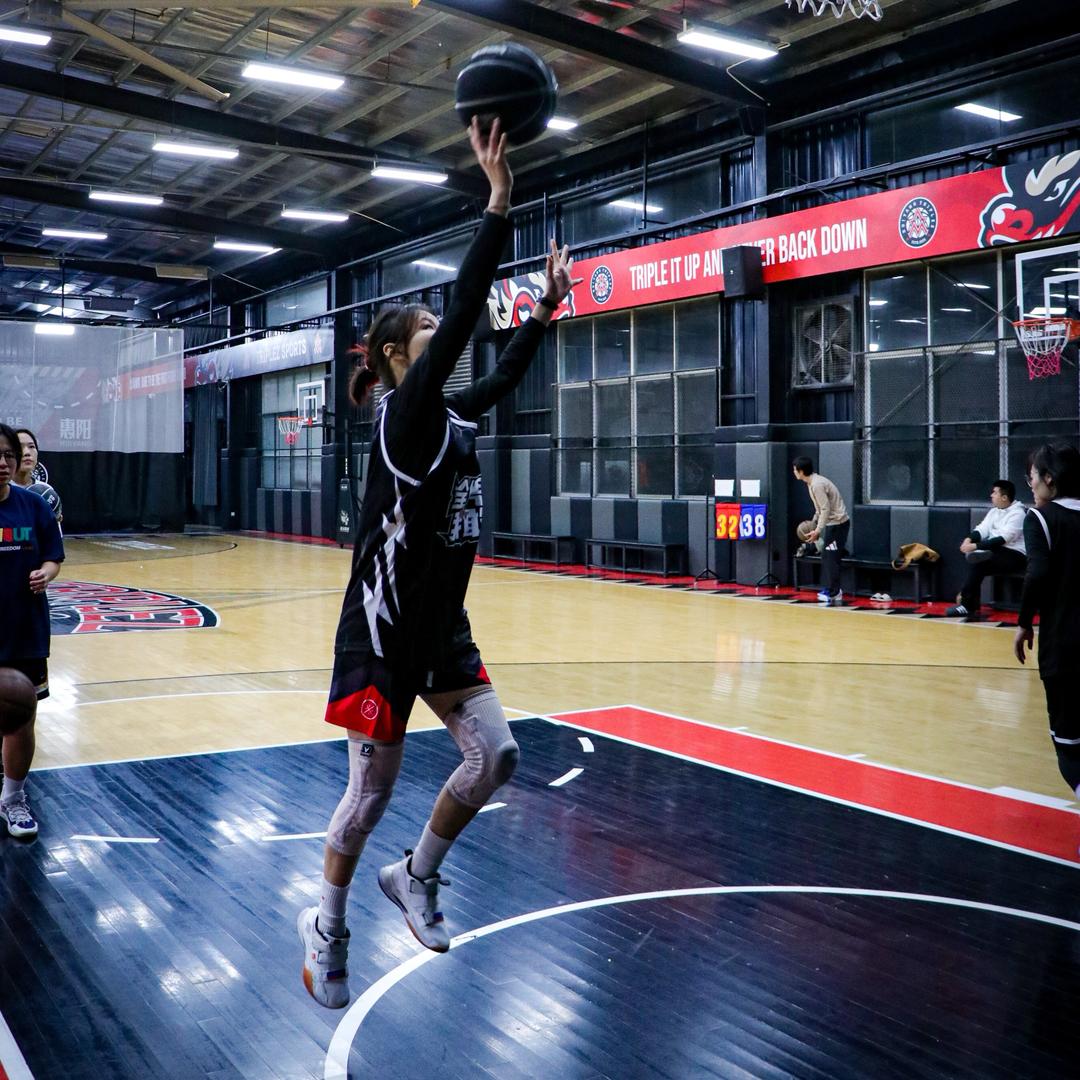 出众体育-罗美丽