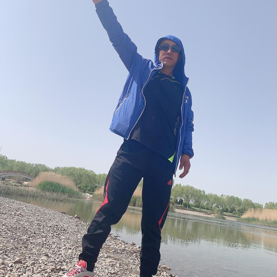 ⭐️狼壹样的男人💫