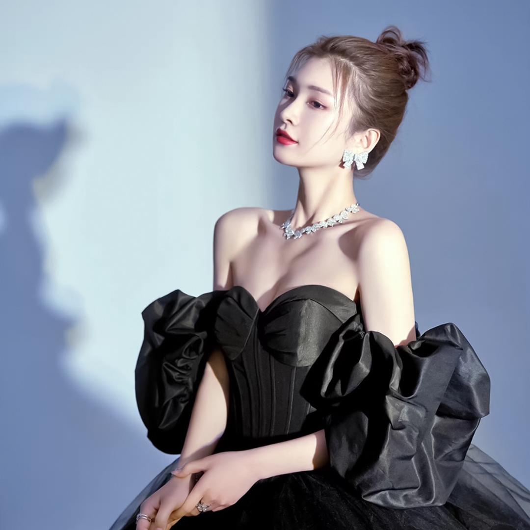 本色皇后婚纱摄影-元谋分店