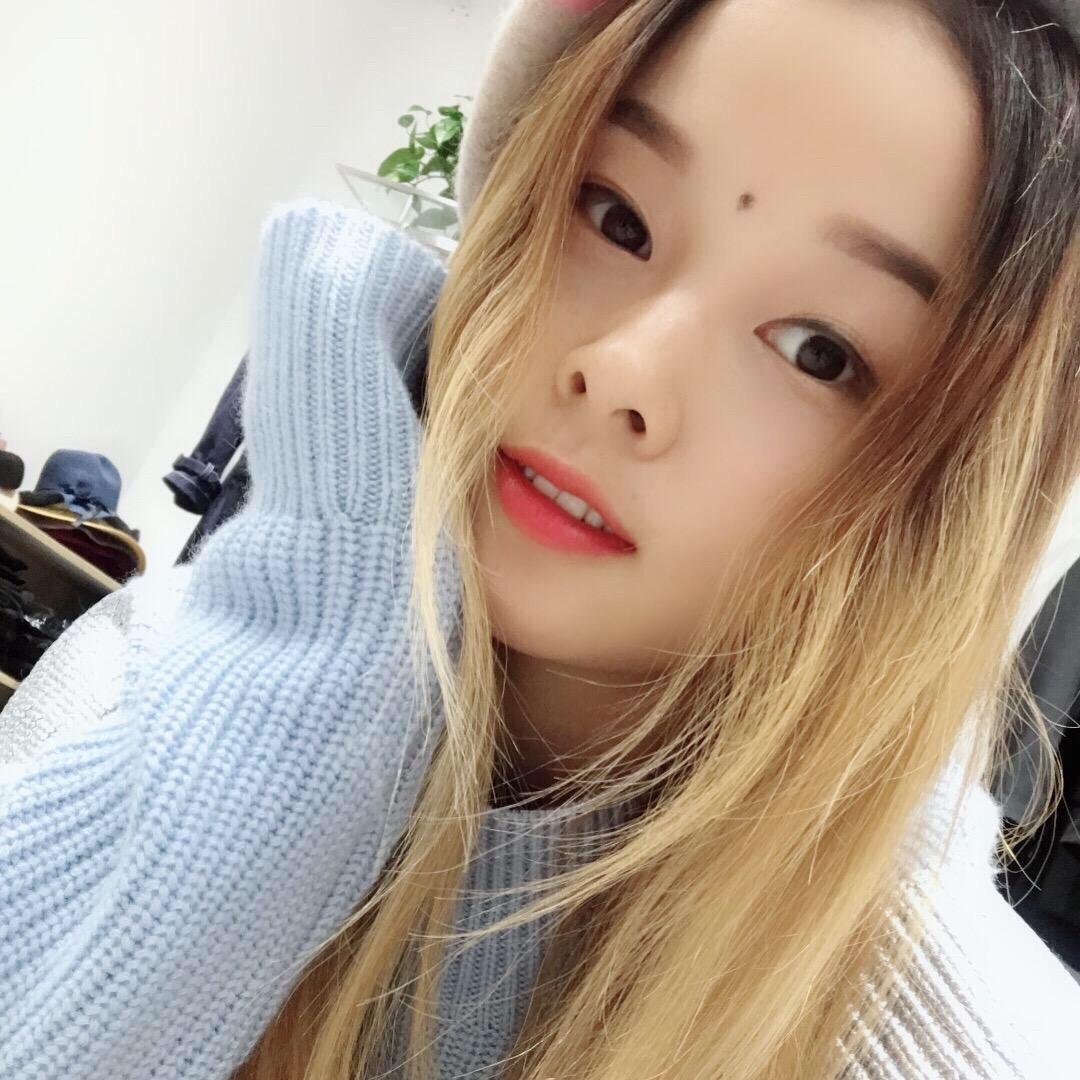 掀起刘海做女王👑