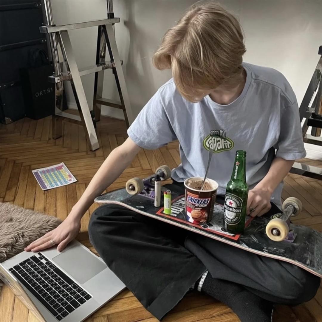 生活平淡无奇但我觉得值得歌颂