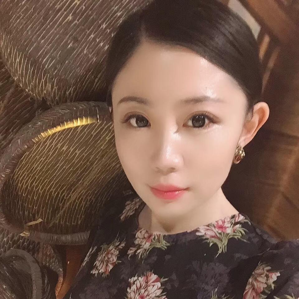 金灿灿😘