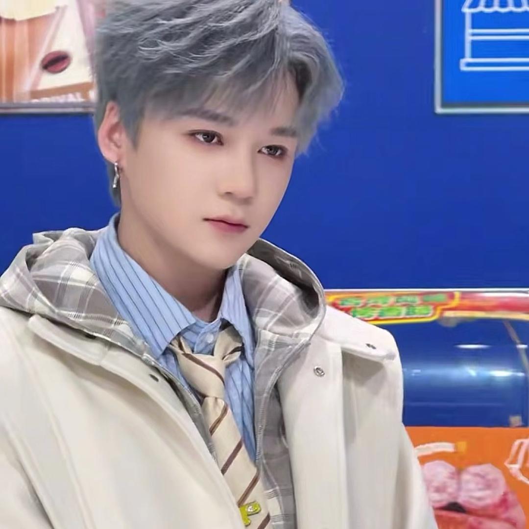 🐒阿里里的小糯米🐒 💨