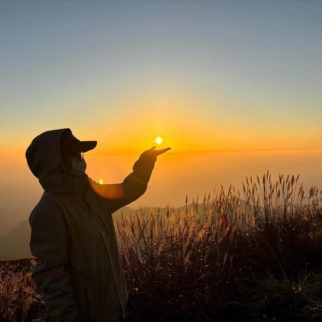 拉古芭白鹤店~岳玲