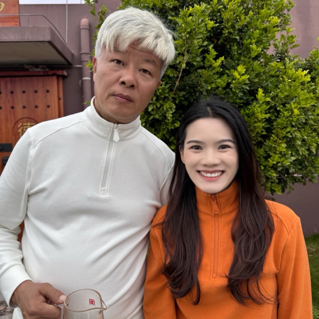 霞湖世家品牌服饰店