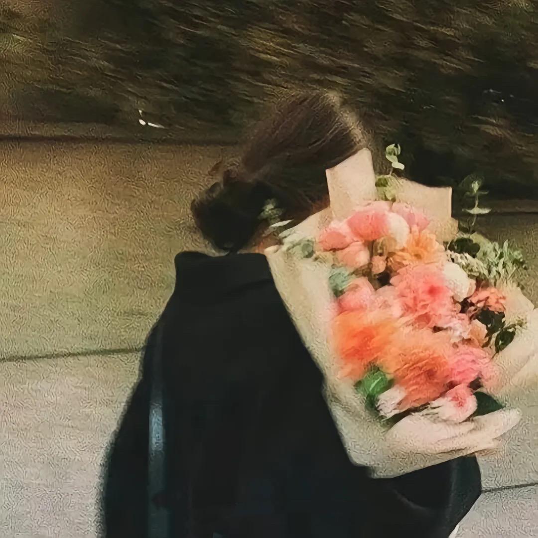 M。