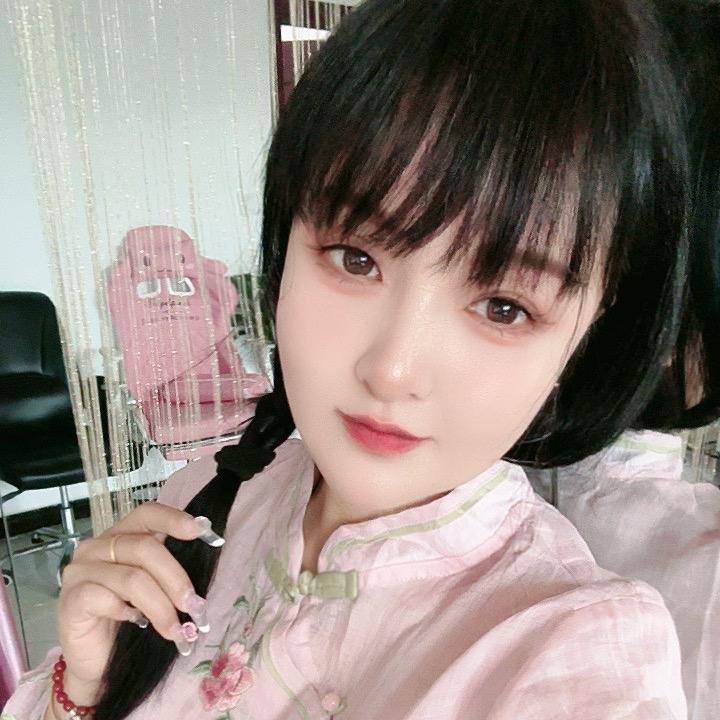 画画《夺慕女团》团长