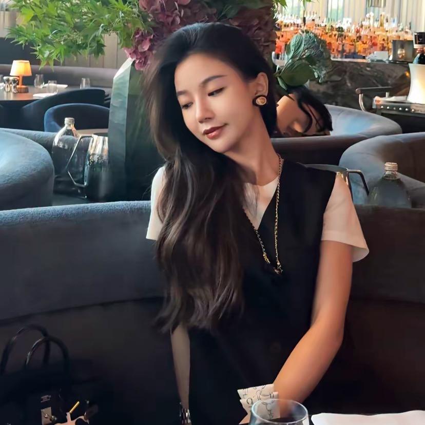 刘一一精品返场