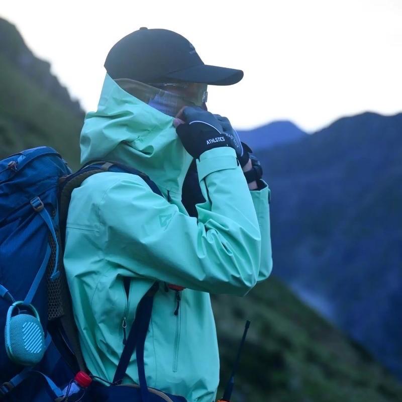 喜日登户外服装店