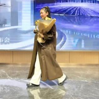 火火姐实体)