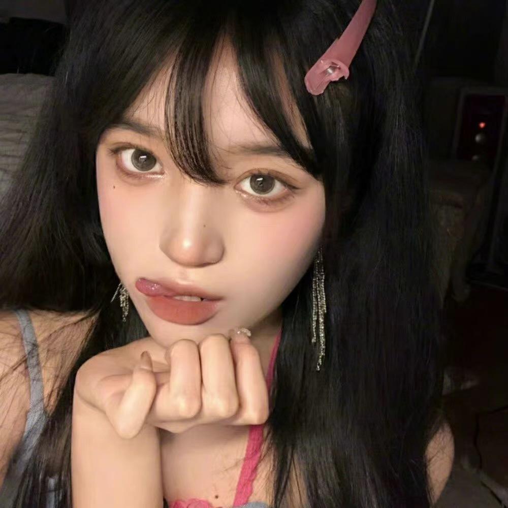 美依.