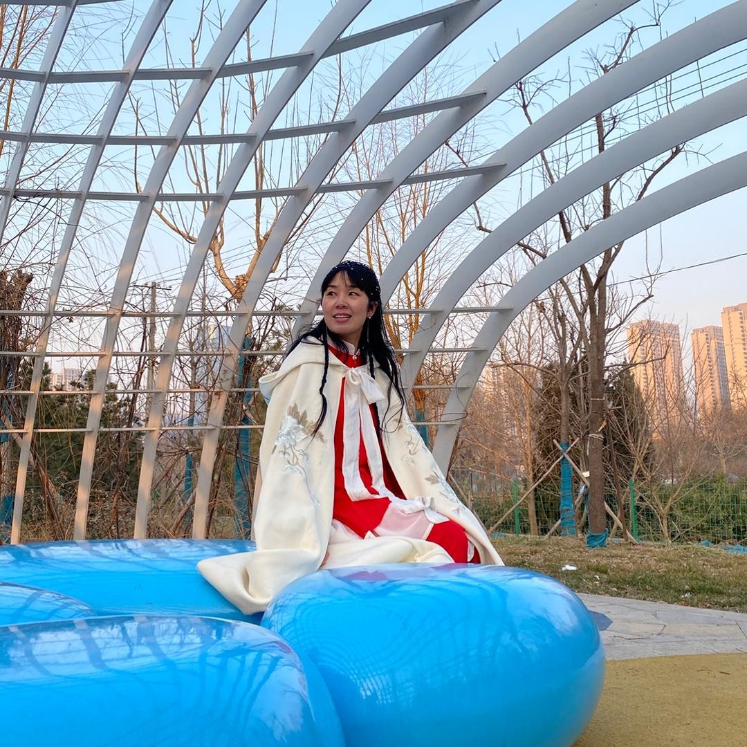 芳草生香. 晓芳