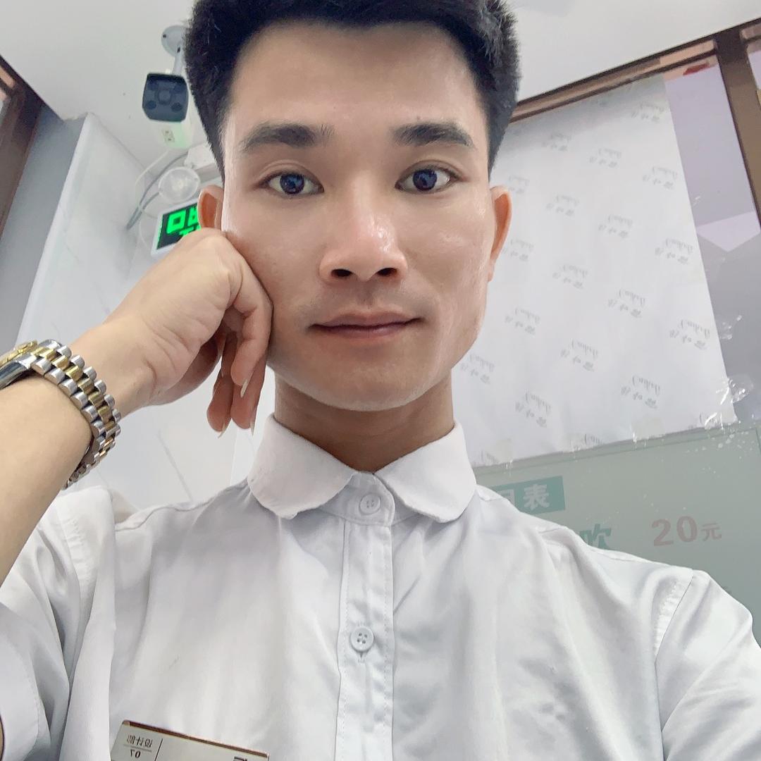 A冯总监（网红发型设计）