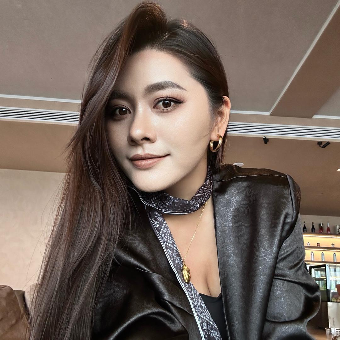 小娜姐姐穿搭