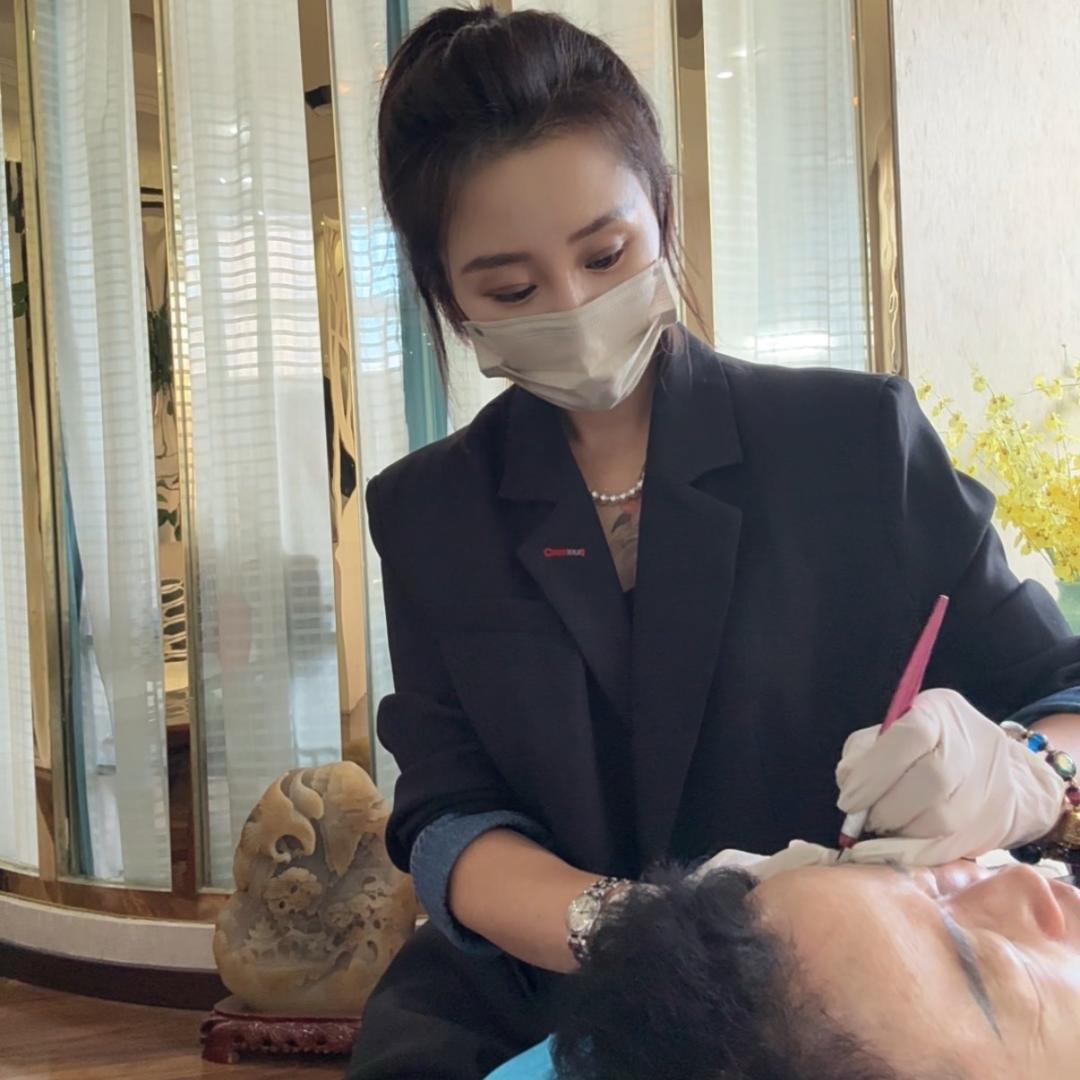 @@银钻国际美学～默默