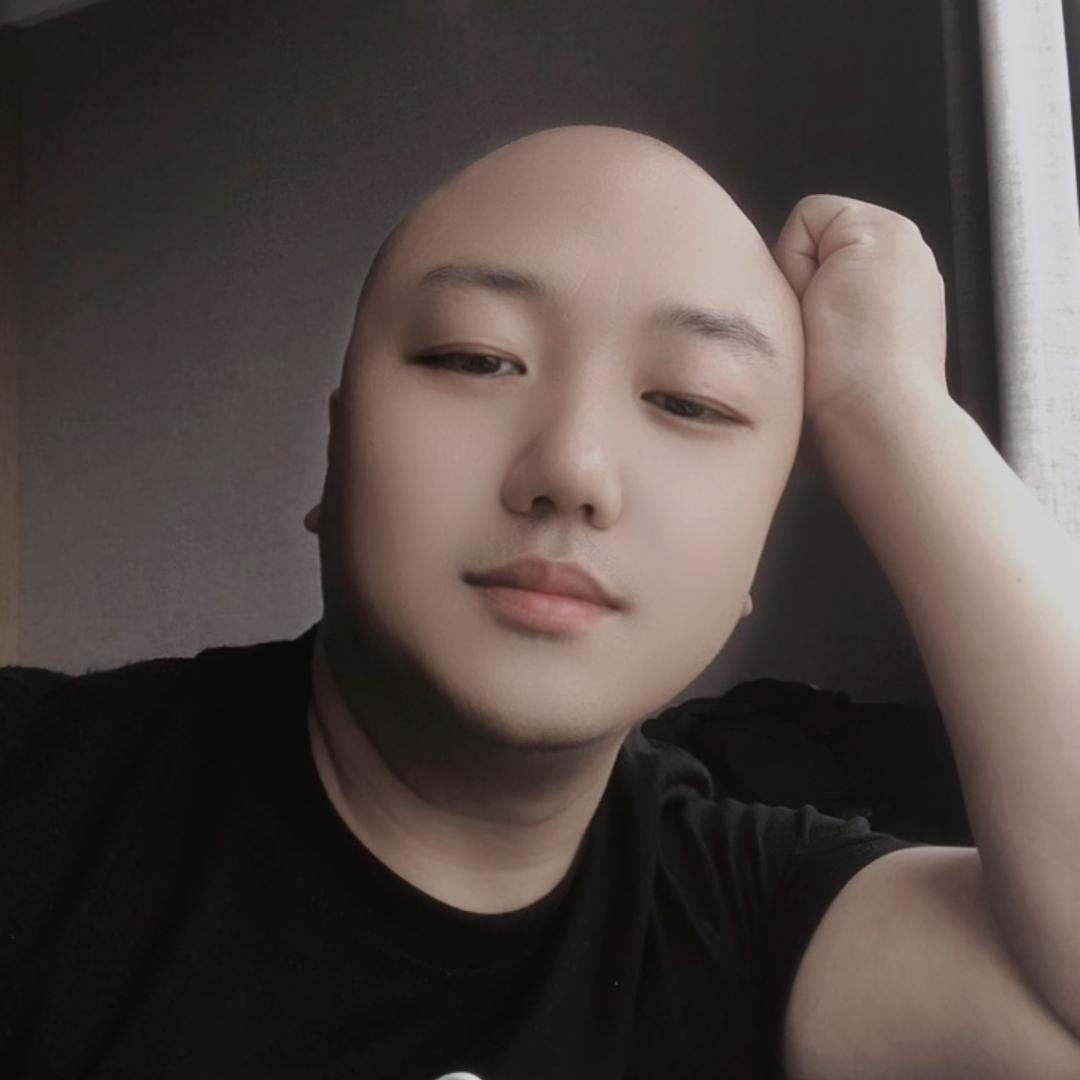 歪哟小光头