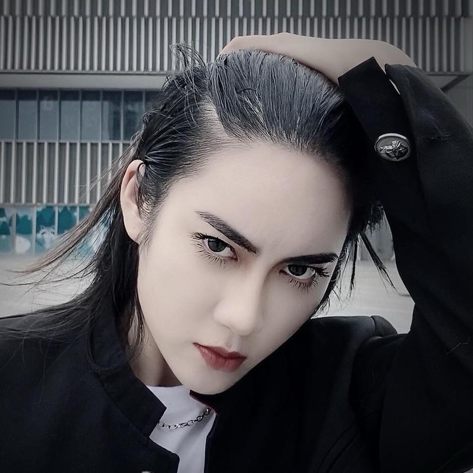 凸爷