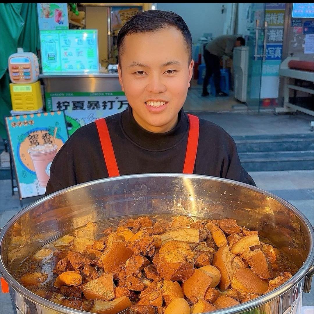 李哥肉夹馍摆摊记