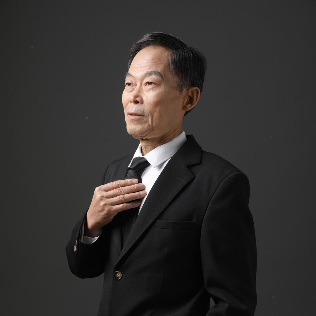 王世峰