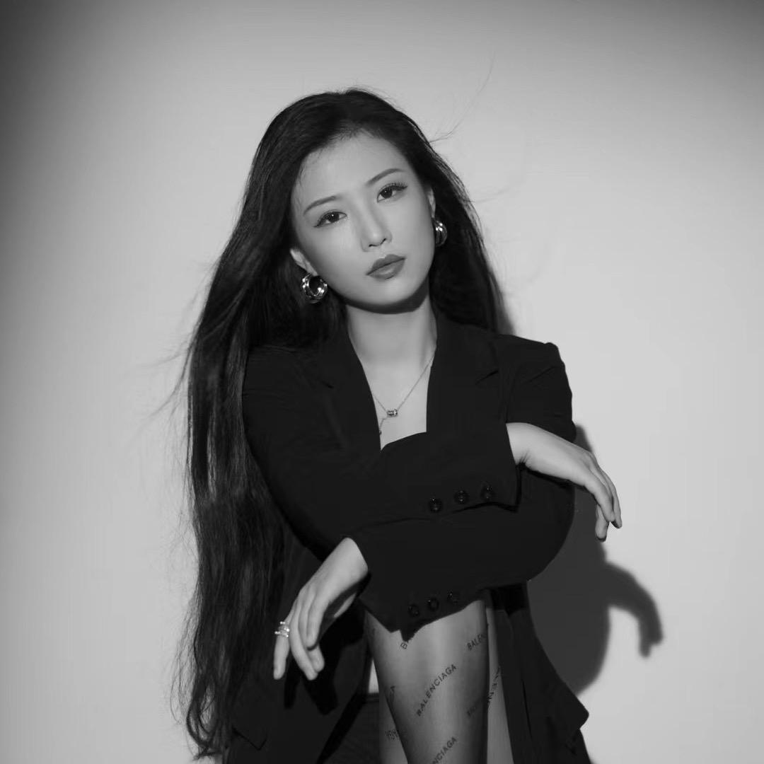 教肚皮舞的骏珠老师