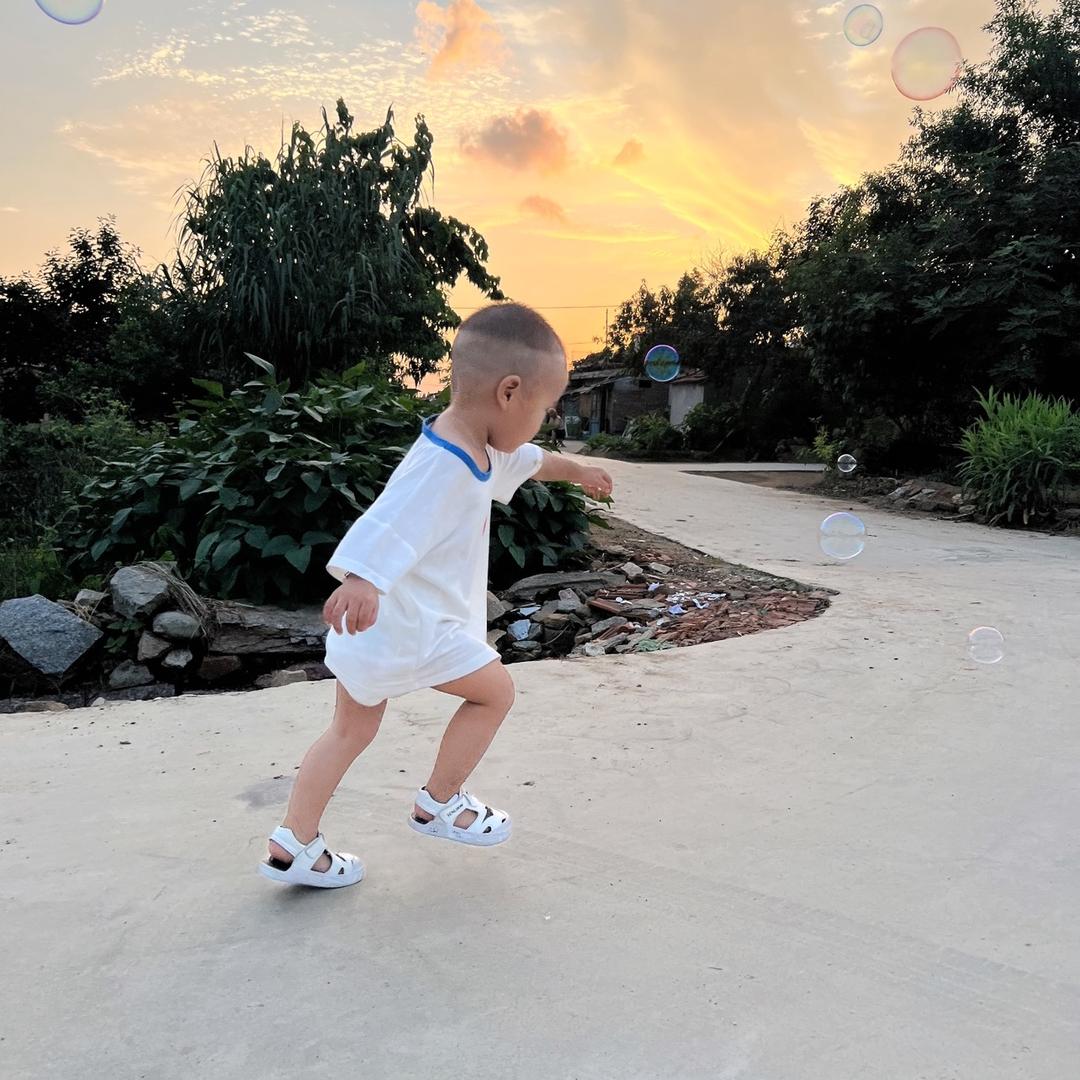 ◇◆╮小酒窝男孩