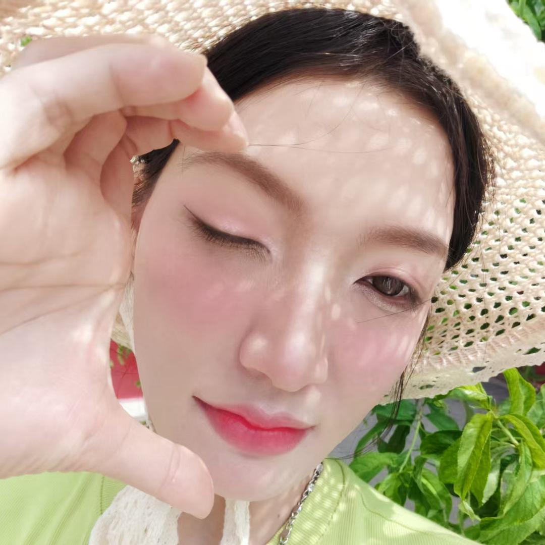 笨蛋美女有点甜