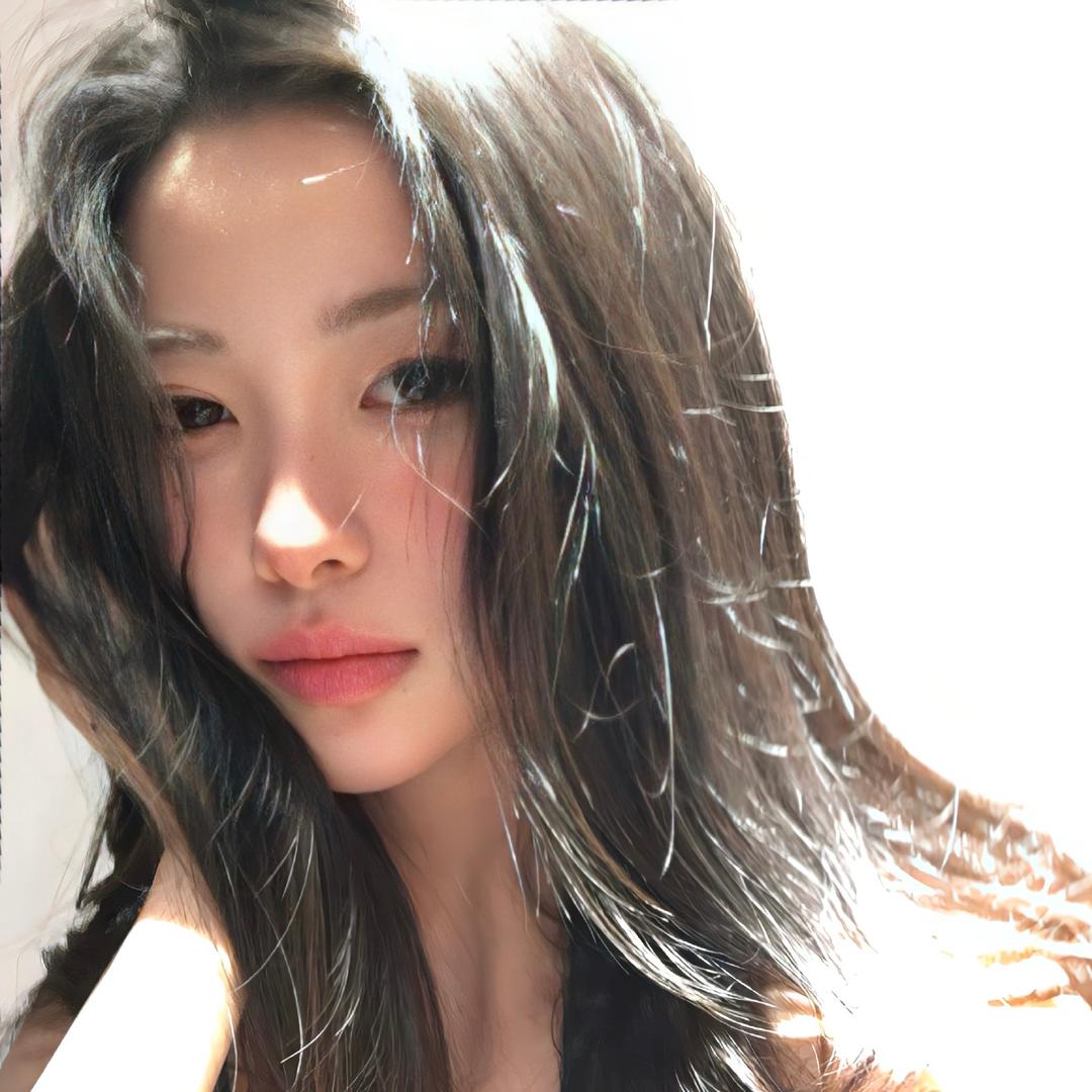 安妮🕷️.