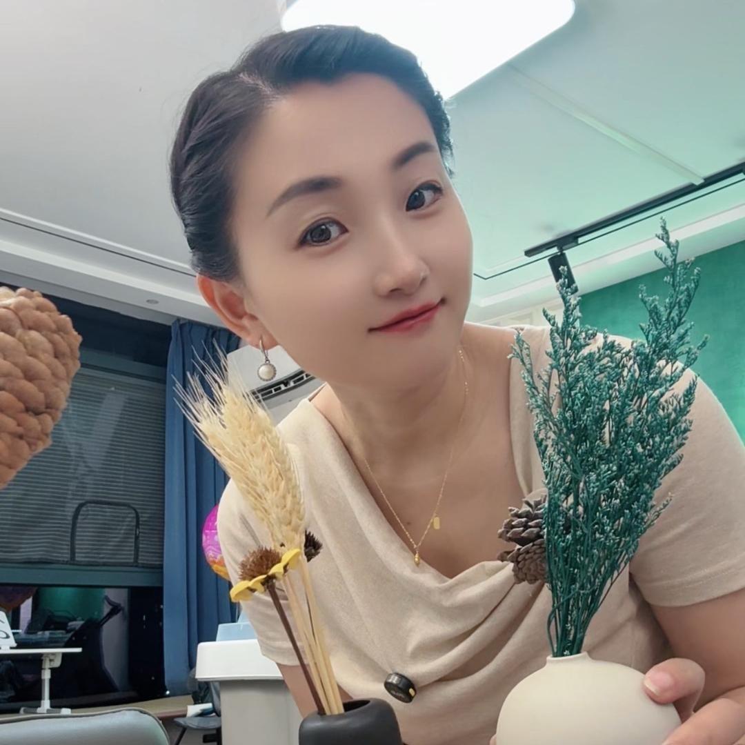 塑明星头疗洗脸吧娟子