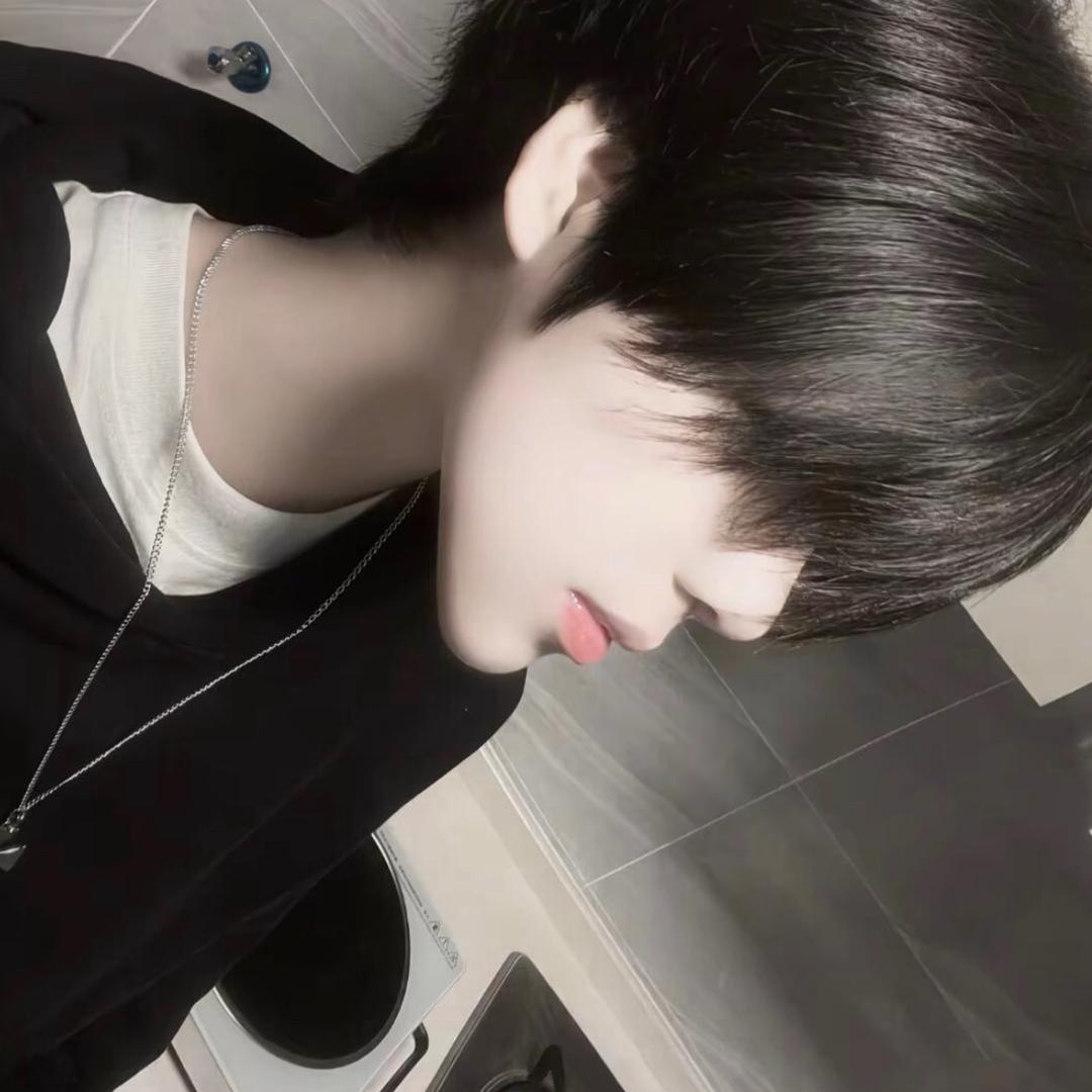 灿