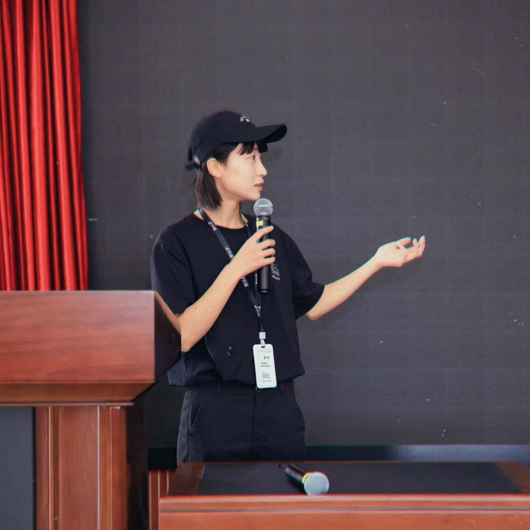 不会运营陈同学