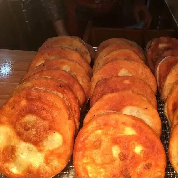 小哥做饼不画饼