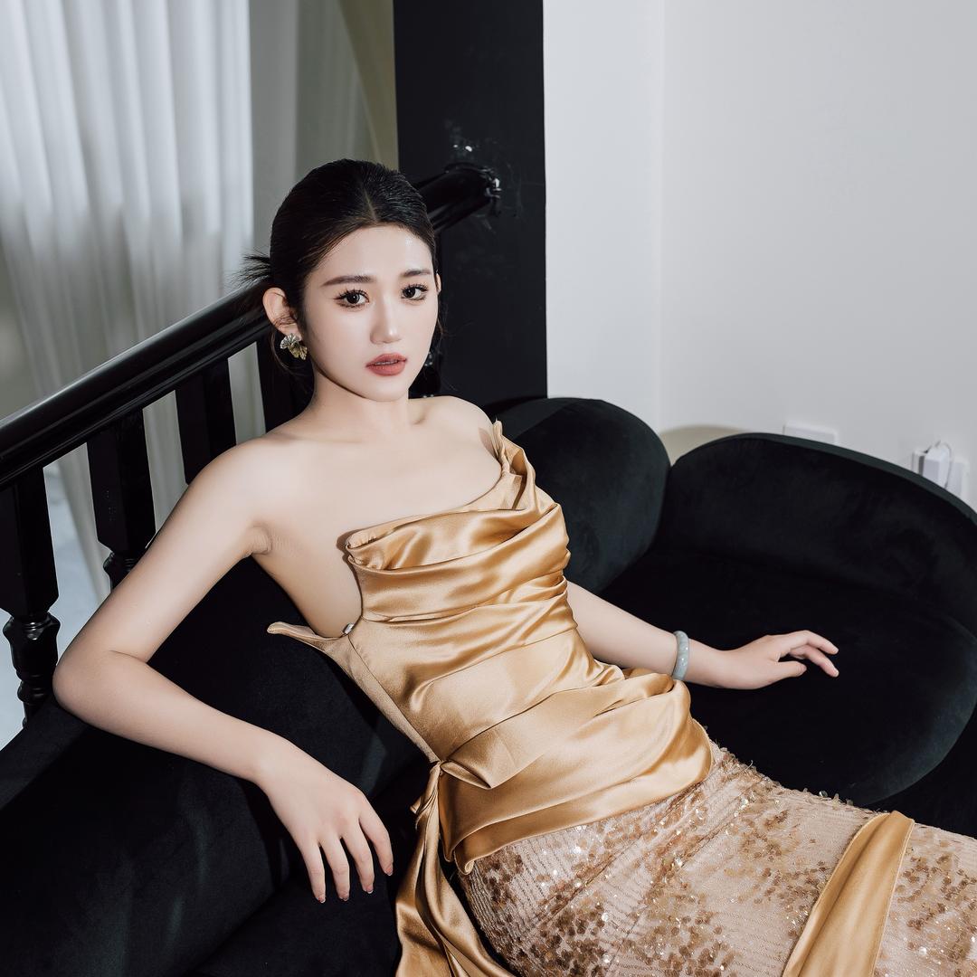 不会化妆的瘦子