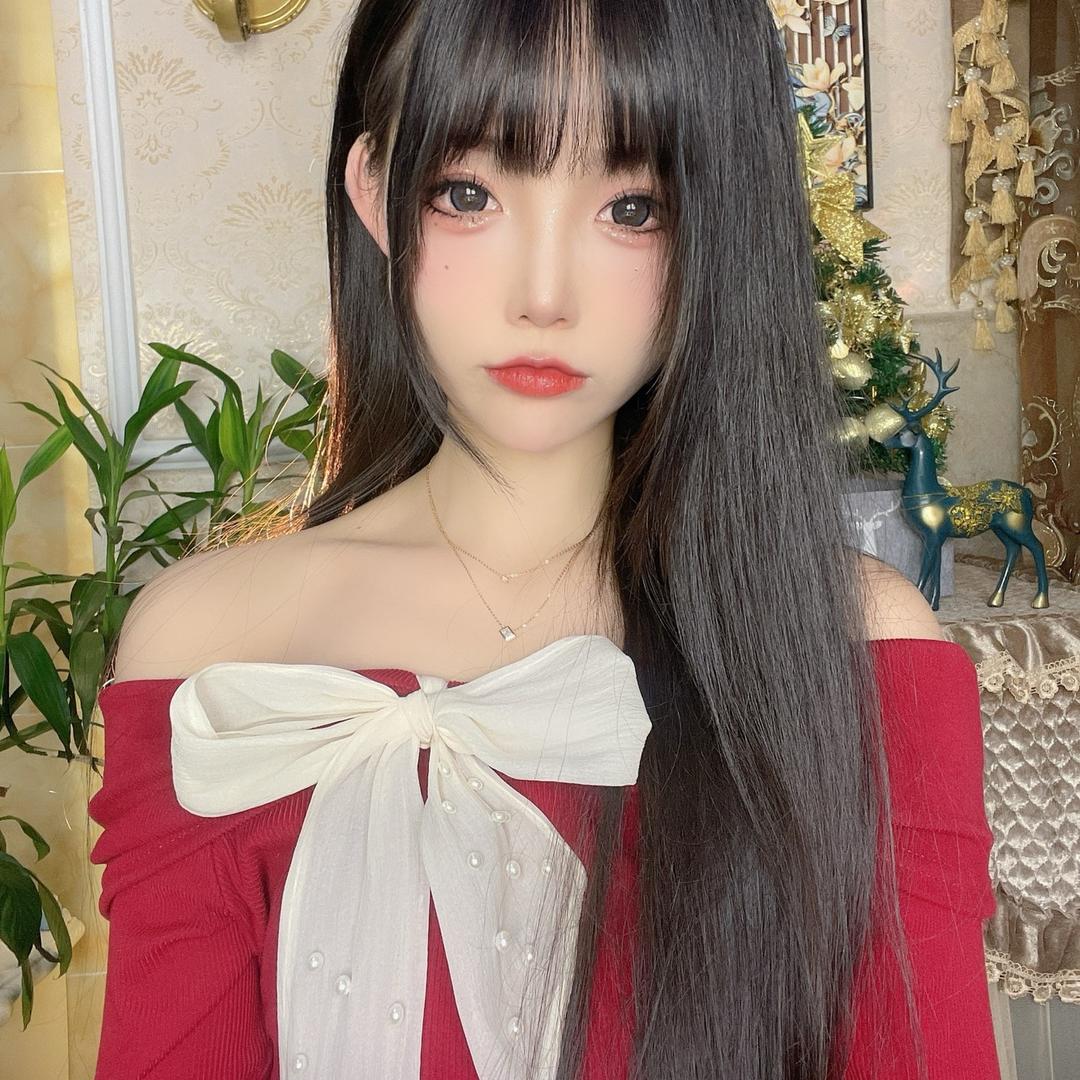 依依饿了