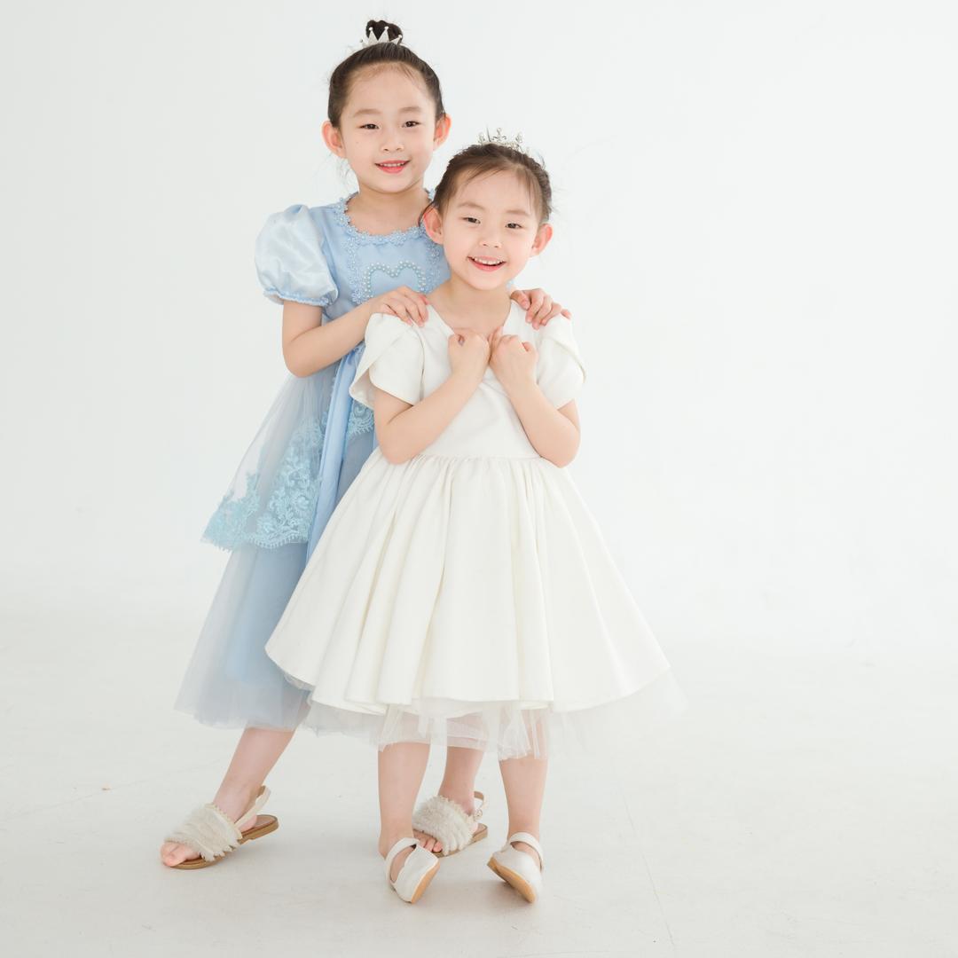 喃喃👨‍👩‍👧‍👧