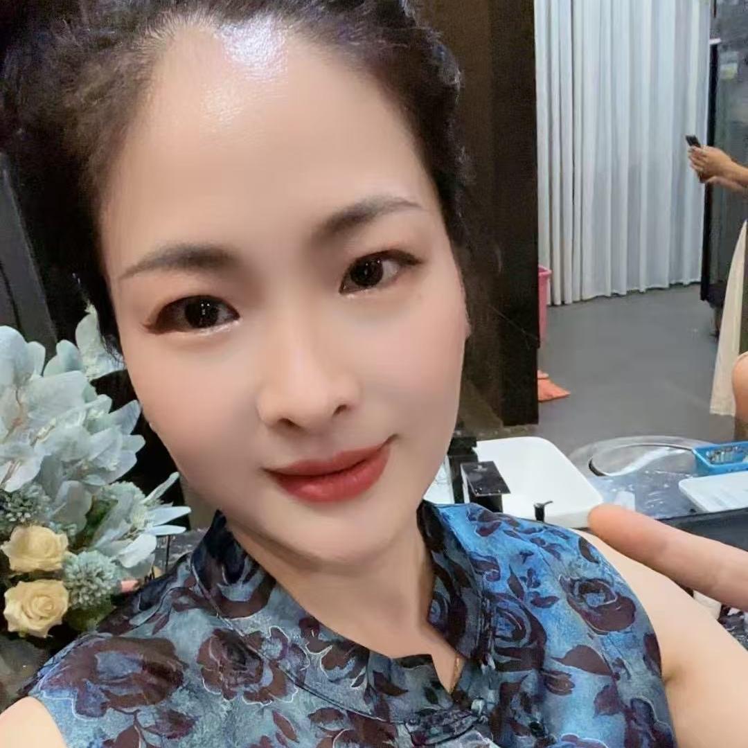 深圳南油微姐高端女装