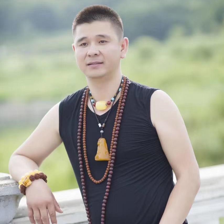 龙人文玩