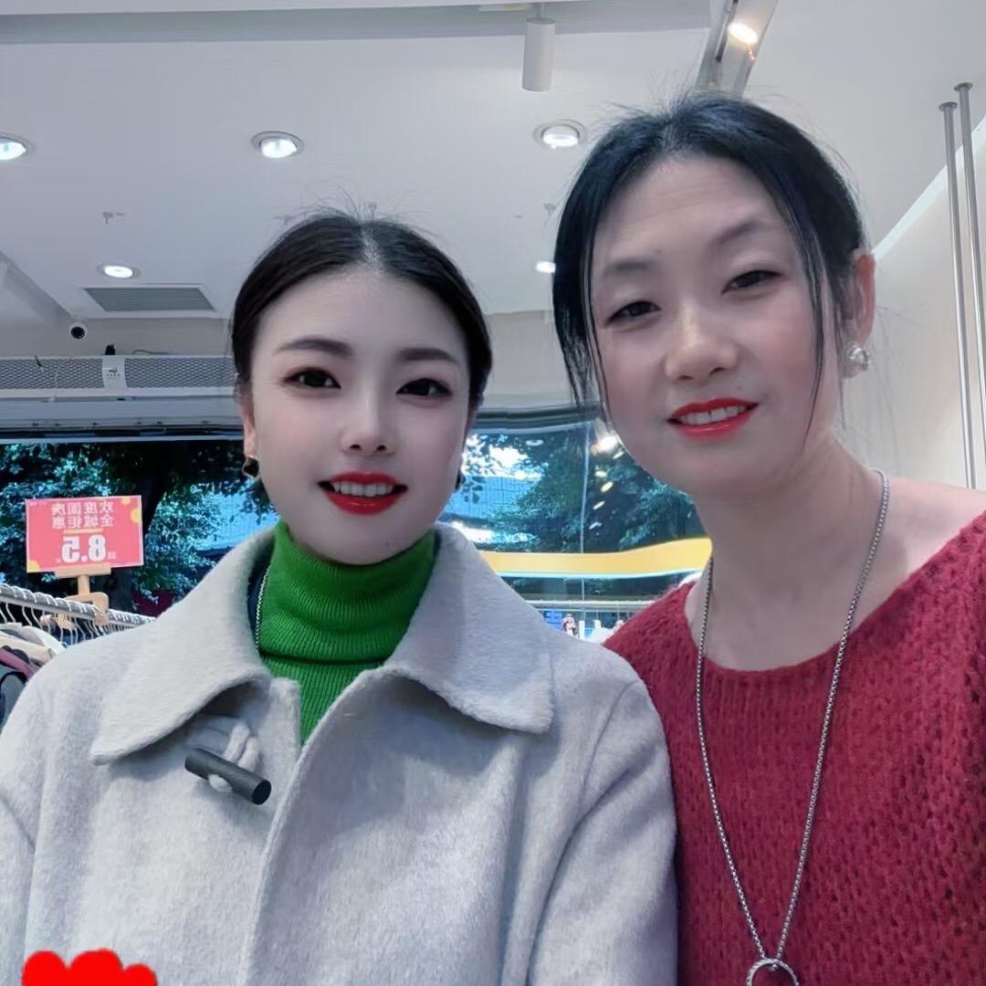 泸县纳语的香香和兰兰