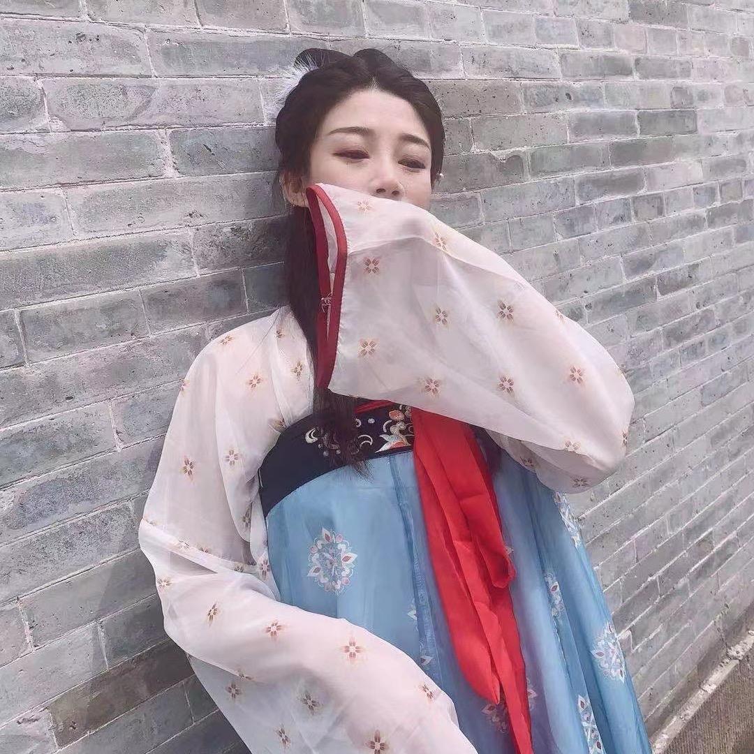 李洛洛