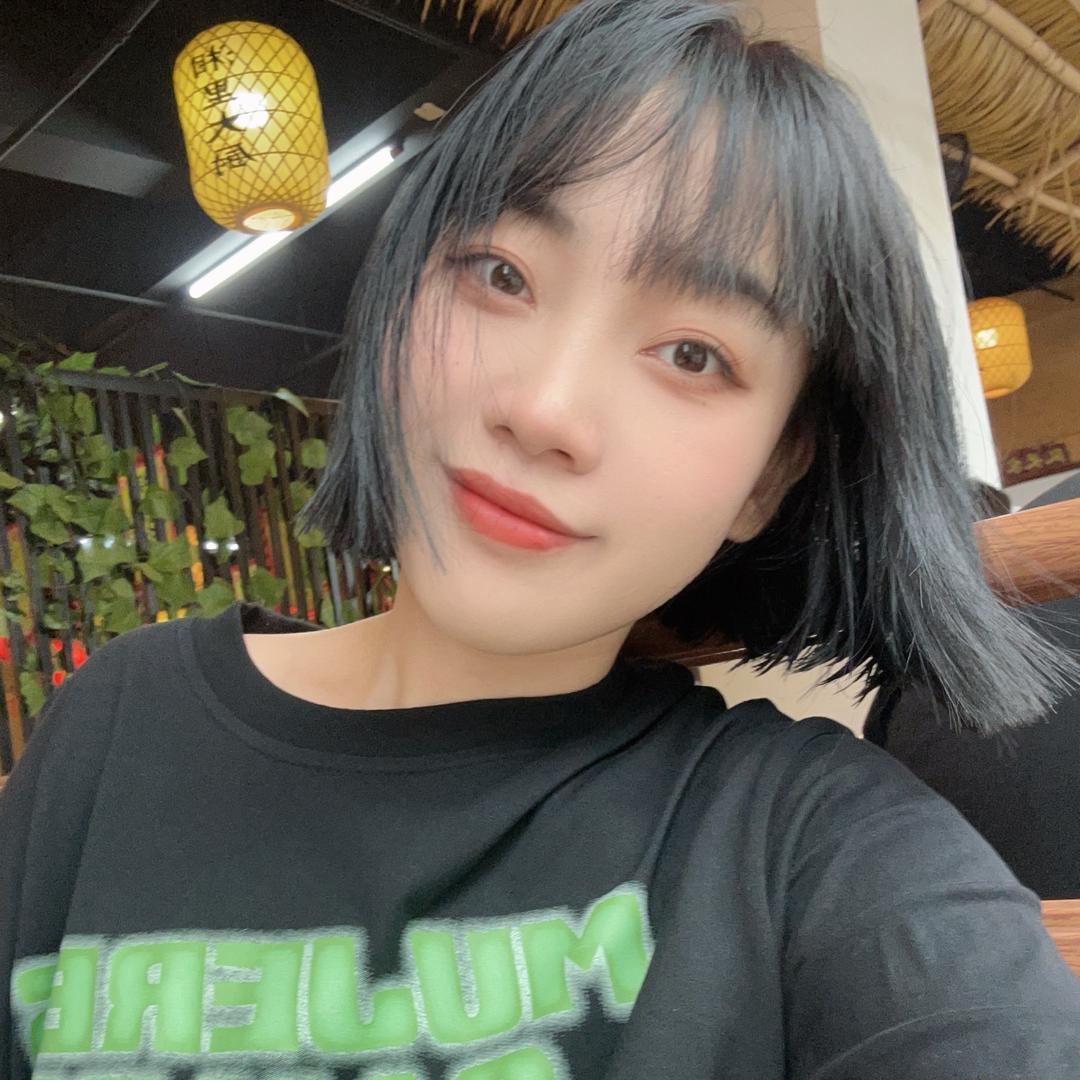 爱笑女汉纸