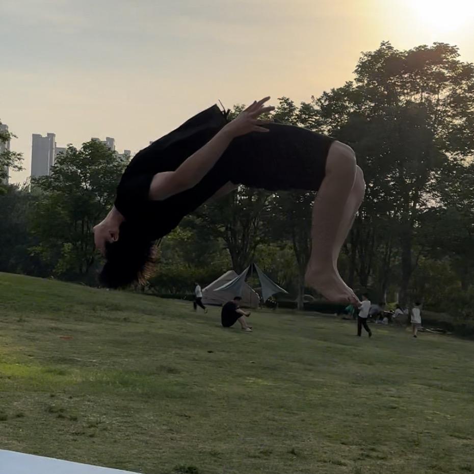飞龙空翻培训基地刘教练