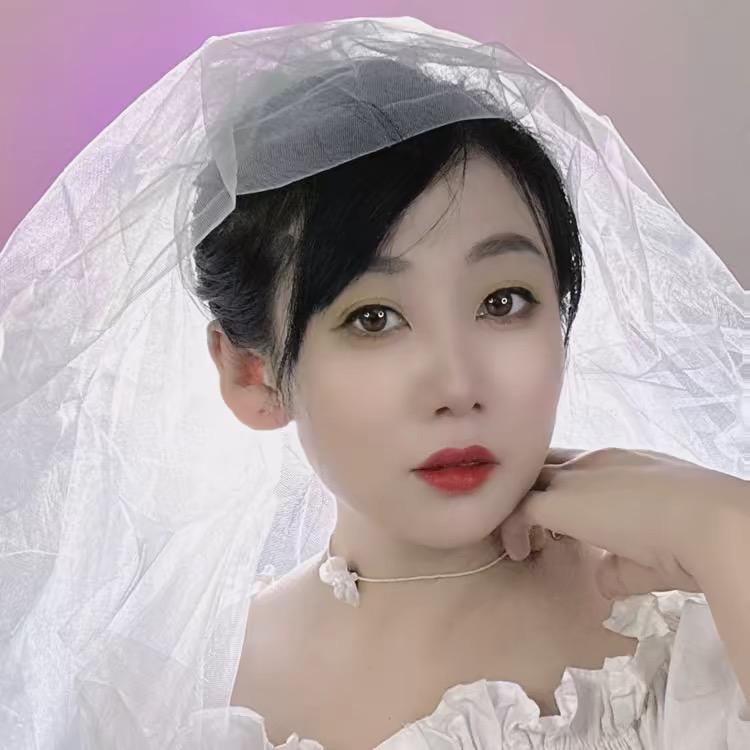 小小露（单亲妈妈）