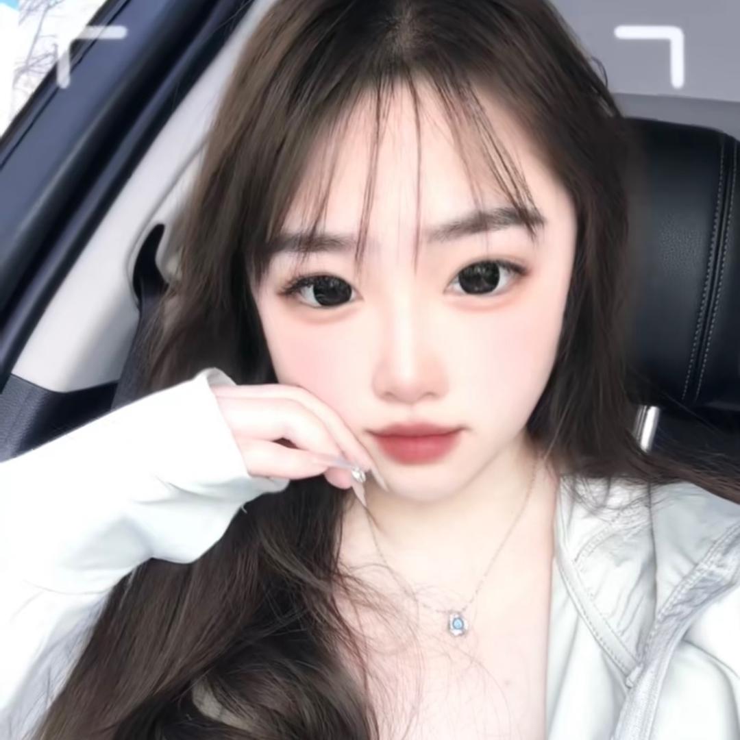欣.