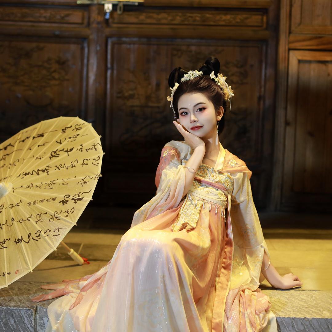 芳华流年摄影工作室(寻访店)官方号