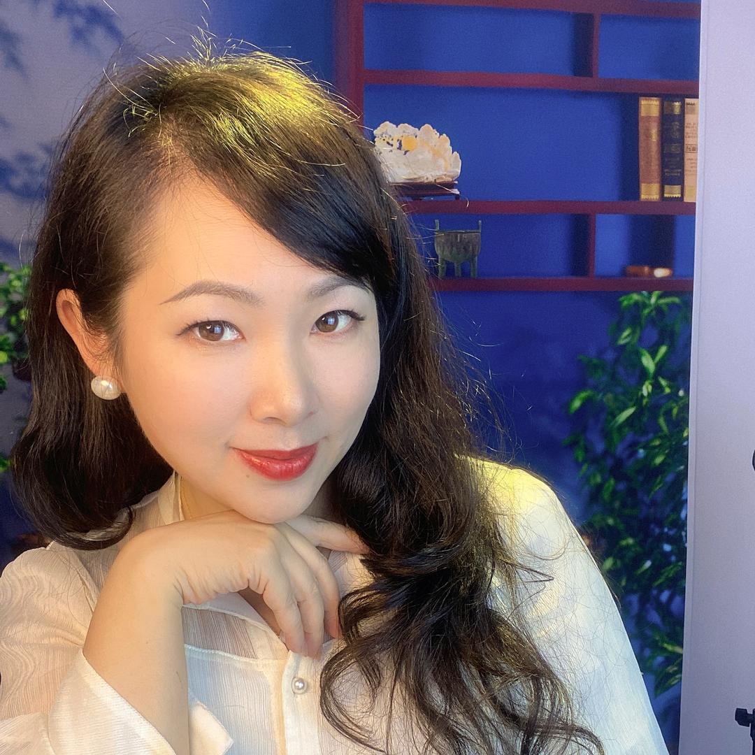 奕灵倾听